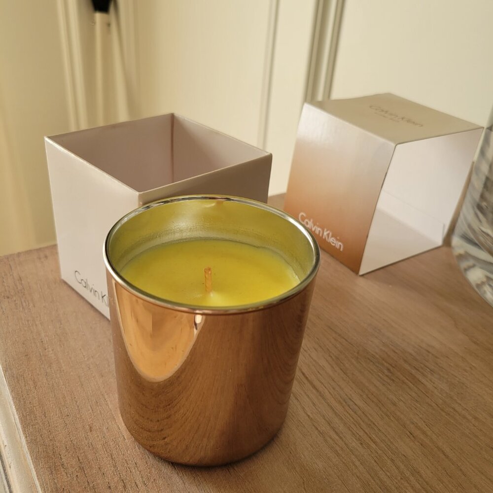 Calvin Klein Winter Fruit Scented Candle | Apple Mandarin Vanilla Luxe Decor
